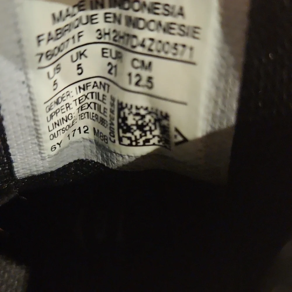 Converse All Star Unisex Chuck Taylor Gray Blackstreet Mid Top Sneakers.
